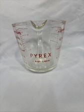 PYREX Vintage #516 Glass Measuring Cup 2 Cup 1 Pint Closed D Handle Red Print