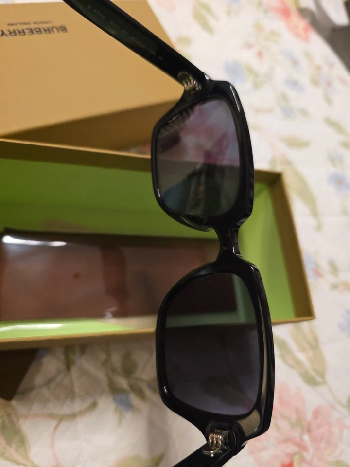 BURBERRY Eldon BE4349 300187 Black Dark Grey 51 mm Men's Sunglasses - Image 4 of 4