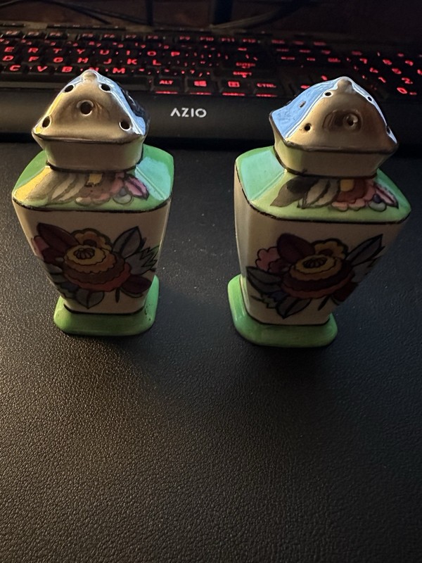 Vintage Salt And Pepper Shakers Made In Japan