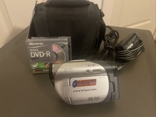 Sony HandyCam DCR-DVD105 Mini DVD Camcorder Nightshot 20x Optical Zoom TESTED