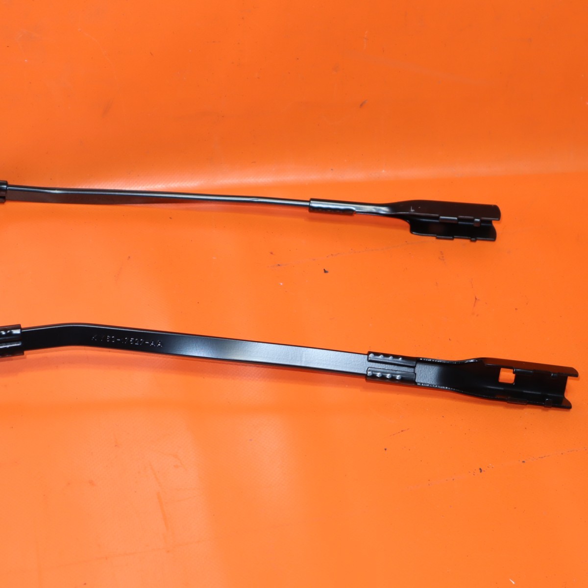 ASTON MARTIN VANTAGE WIPER ARM WINDSHIELD 2018 2019 2020 KY63-17527-AA OEM