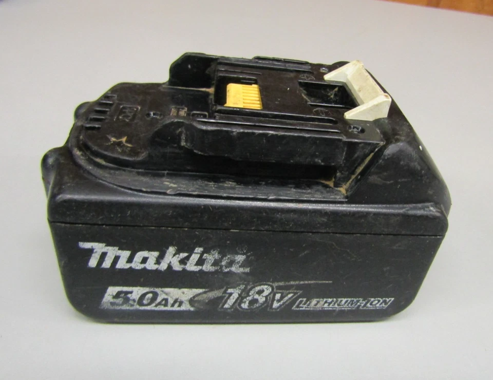 Makita (XWT09XV) Brushless High Torque Impact Wrench w/ Battery & Charger Foto 4 de 4