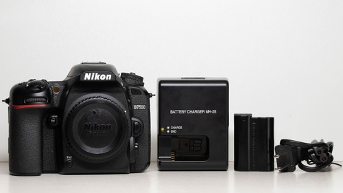 Nikon D7500 camera, 898 Shutter ct, w/ Battery/Charger, Low Shutter Count (Mint)