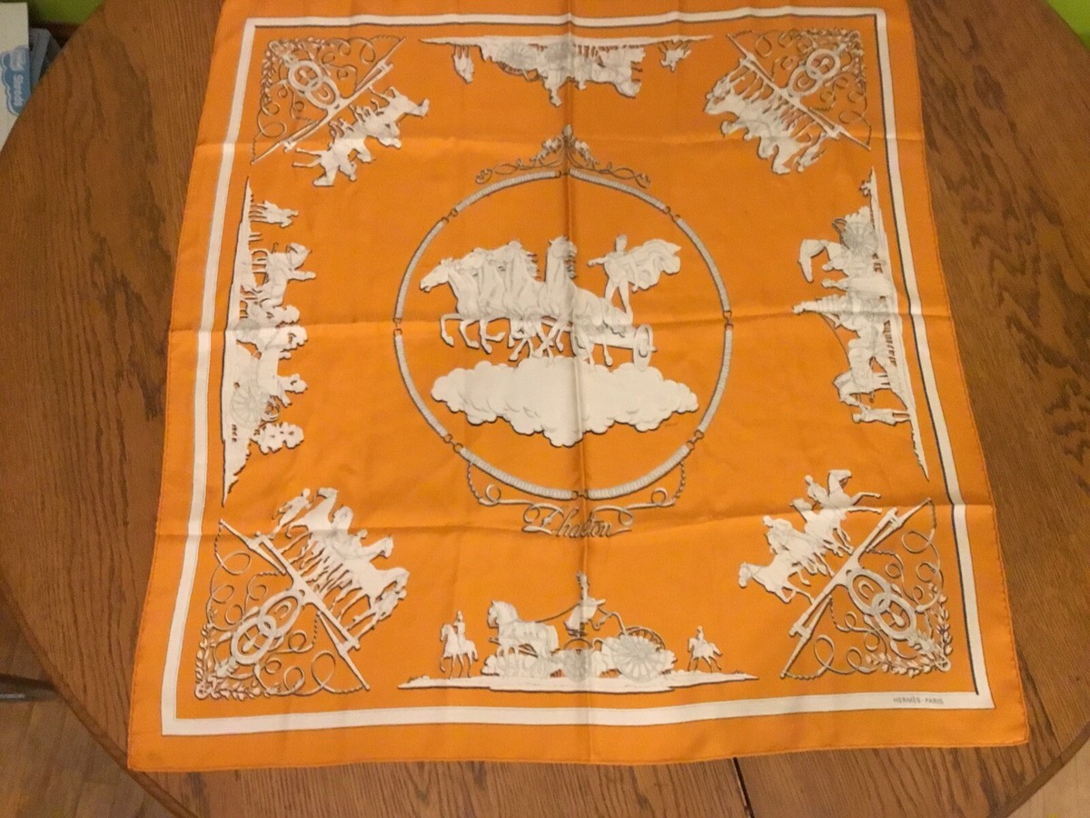HERMESオレンジ フェルト　used HERMES （未使用 展示品）エルメス プリプラ クラッチ