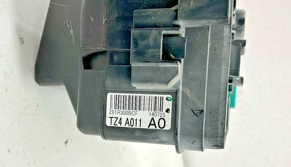 Acura TLX 2015 compartimento del motor caja de fusibles TZ4A011A0 OEM Foto 4 de 4