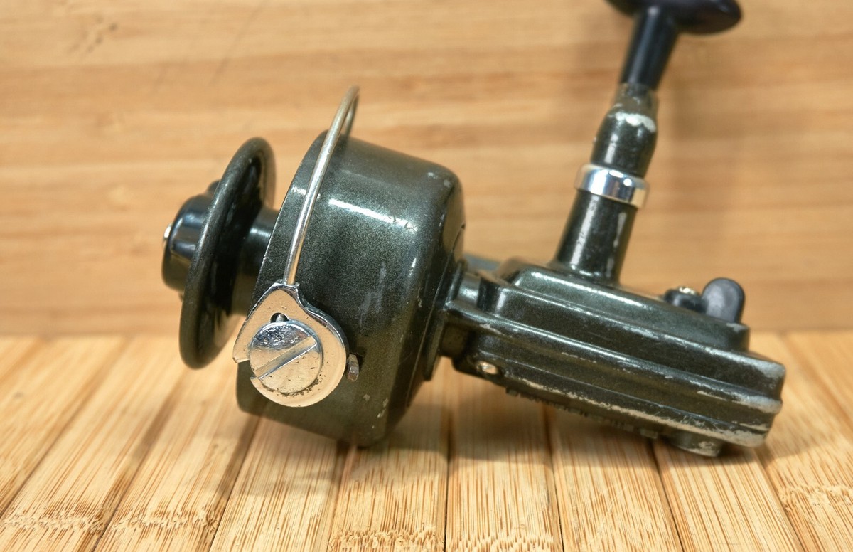 Vintage Shakespeare 2210 II Fishing Spinning Reel, Made in Japan