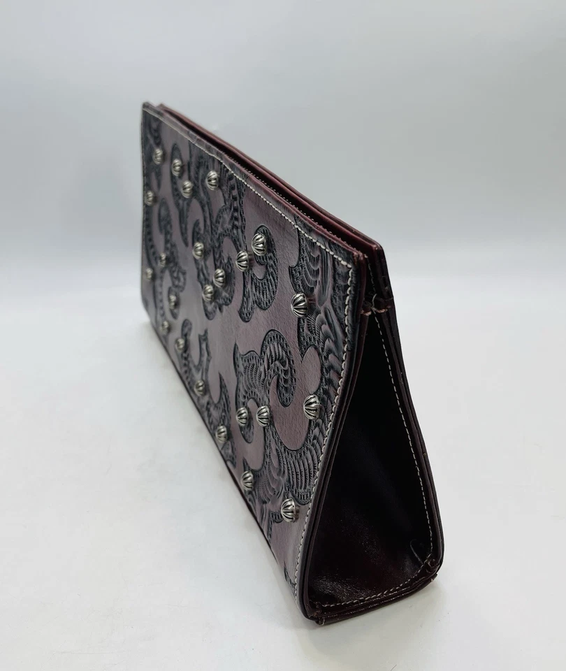 AMERICAN WEST Bolso sin asas de cuero con tachuelas plateadas Bolso de mano Vaquero Western Usado en Excelente Condición Foto 4 de 4