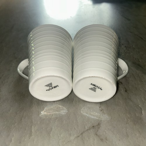 Set of 2 Mikasa Ciera White Swirl Bone China Coffee Tea Mugs Excellent Condition - Picture 5 of 5