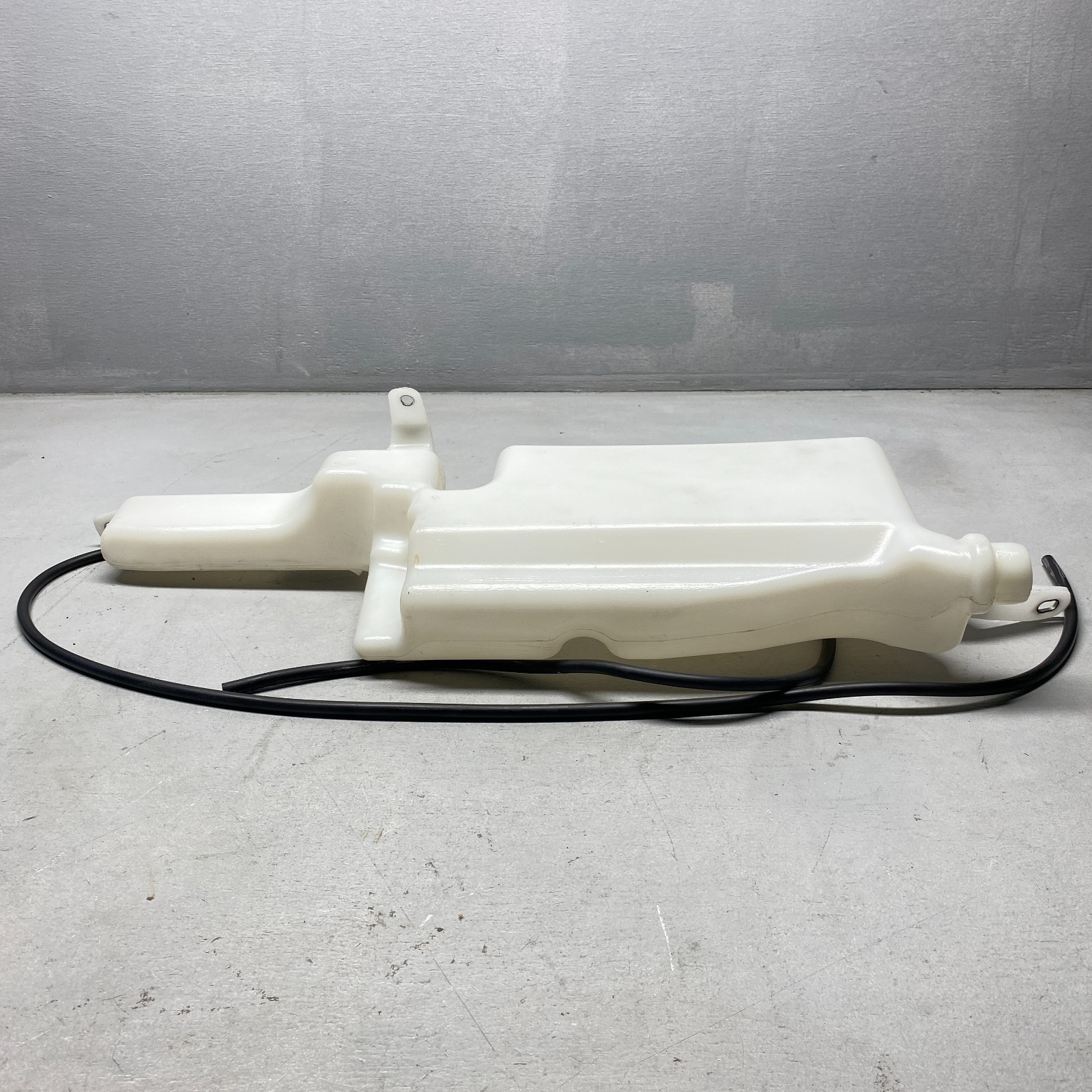 2018 Lamborghini Huracan Water Reservoir Washer Tank 4T1955945A 4T1955452