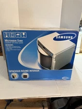 Samsung Space Saver Microwave MD800WC For Countertop, Dorm Room, Home, Or RV Use