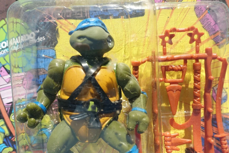 Leonardo Teenage Mutant Ninja Turtles 1988 Sealed Hero Unique Collectable C pics - Image 4 of 4