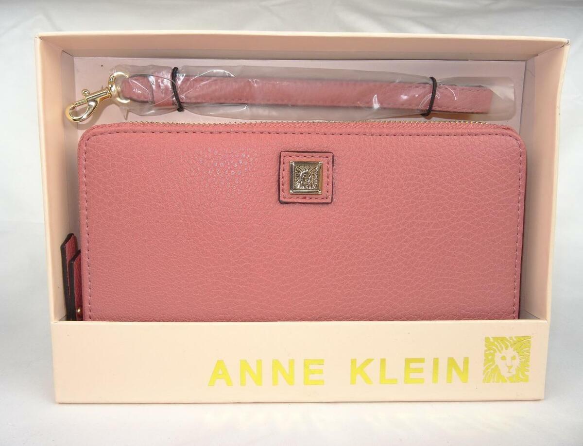 Anne Klein ❤ Pink Travel Wallet, Zippered Wristlet, 8x5x1 Anne Klein ❤ Pink Travel Wallet, Zippered Wristlet, 8x5x1