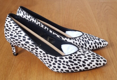 Clarks Laina55 Court2 Leder-Heels mit Animal-Print. Größe 6E Weite. Neu in OVP
