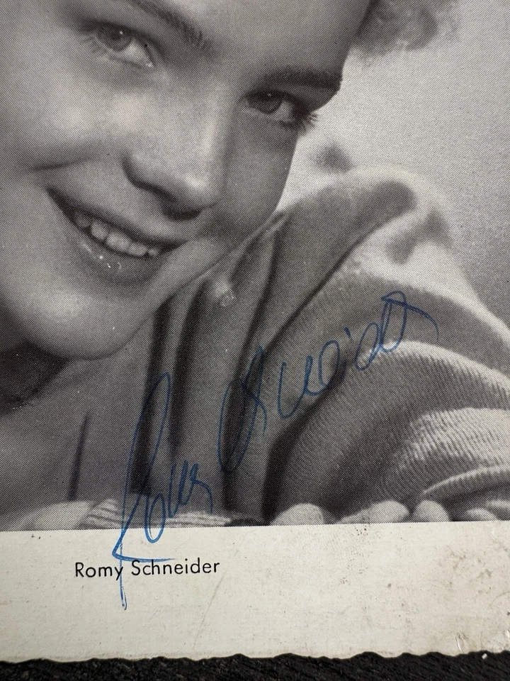 Autogrammkarte von Schauspielerin Romy Schneider mit Original-Autogramm - Bild 2 von 3