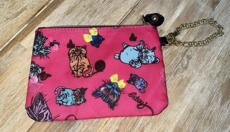 Bolsa de accesorios/maquillaje Betsey Johnson rosa para gatito con cadena dorada y cierre de cremallera Foto 2 de 4