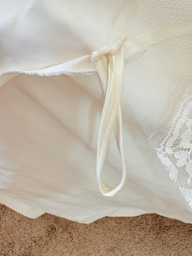Antique 40s Ivory Liquid Satin And Lace Victorian Wedding Dress Size 4 - Picture 9 of 13