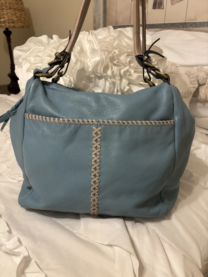 Cartera de cuero Oryany azul suave usada en excelente estado Foto 4 de 4