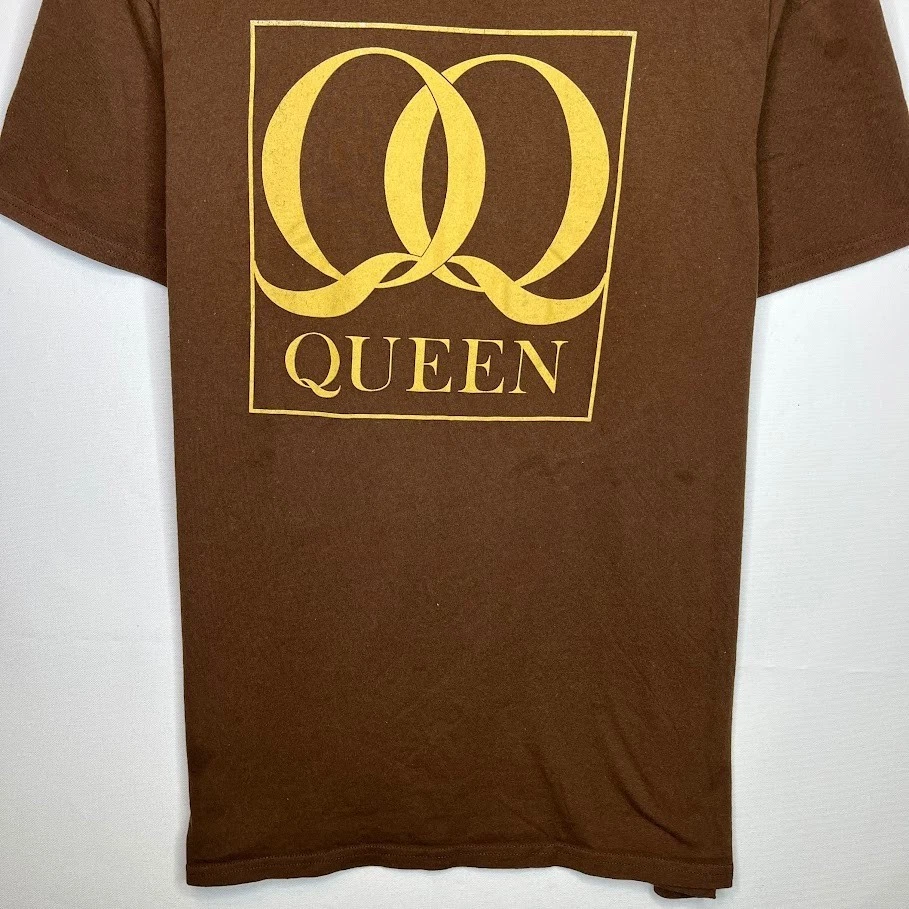 Camiseta Bravado Queen Oro Logo Gráfico Marrón Banda Rock Camiseta Para Hombre XL Foto 3 de 4