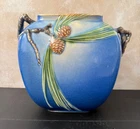 VINTAGE 1930’S ROSEVILLE BLUE PINE CONE PILLOW VASE #114-8 MINTY