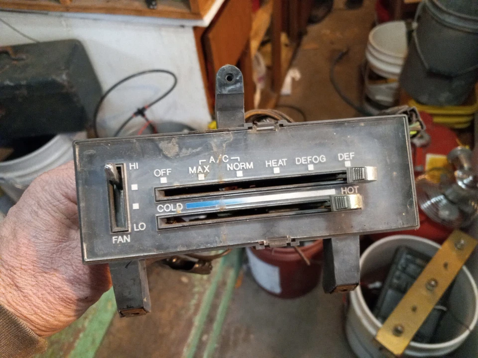 Chevy Van G10 G20 G30 años 70? Interruptor de aire acondicionado calentador control de clima sin probar Foto 2 de 4