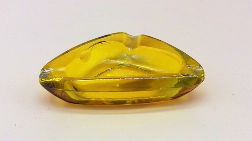 Mid-Century Colorful Glass Ashtrays, Four Different Color Four Similar Shape Set - Picture 4 of 9