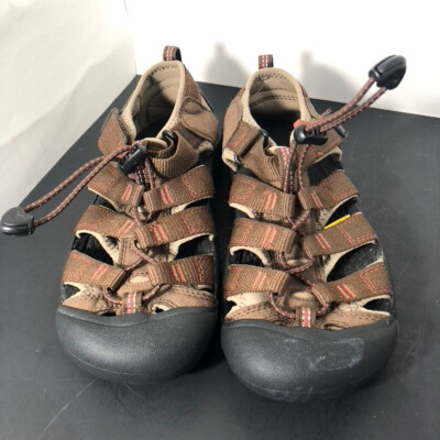 Keen Newport H2 Sandals 11 Brown Waterproof Hiking Gorpcore Outdoorsy KEEN Newport H2 Sandals Mens 8 Brown Leather Waterproof  main image 2