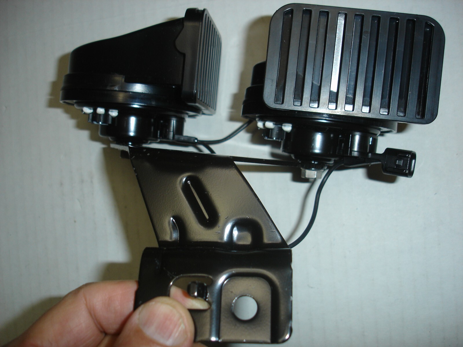 GM Low Note Horn 84782549 eBay