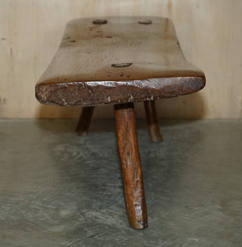 PRIMITIVE ANTIQUE 1740 SPANISH 18TH CENTURY THREE LEGGED BENCH OR COFFEE TABLE - Picture 15 of 20