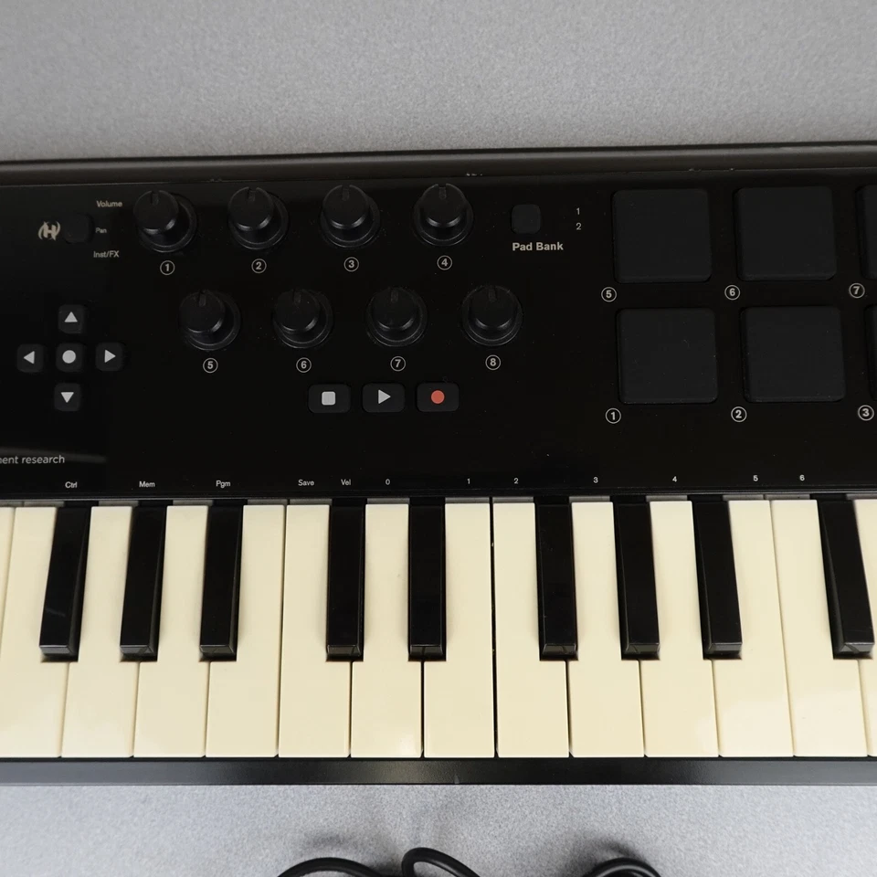 M-Audio Axiom AIR Mini 32 USB MIDI Keyboard w Drumpad Mac Android Windows DAW - Image 4 of 4