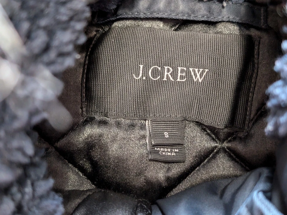 Chaqueta parka militar para mujer J.CREW pequeña negra con ribete de piel sintética aislante Foto 2 de 4