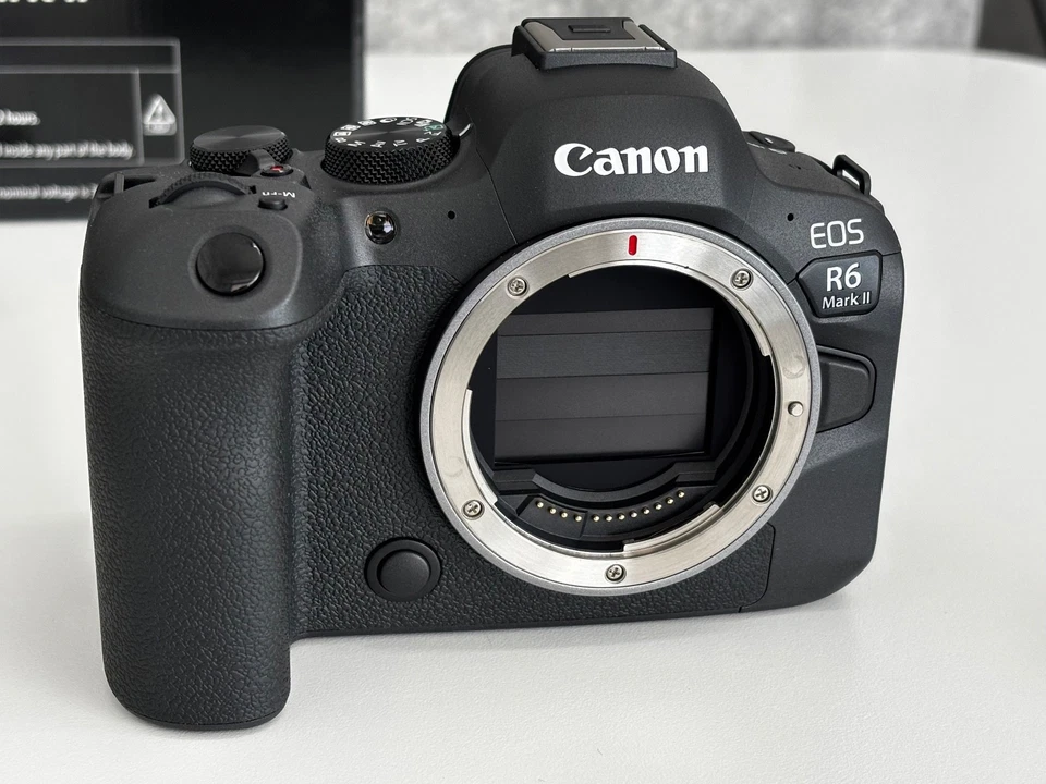 Canon EOS R6 Mark II 24.2 MP Digital Camera- Black (Body Only) - Image 3 of 4
