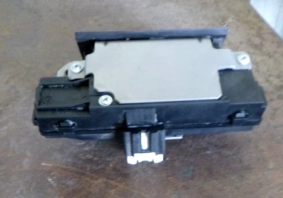 Ford Focus LS LT 05-3/09 5dr Hatch Tailgate Locking Mechanism - Image 3 of 3