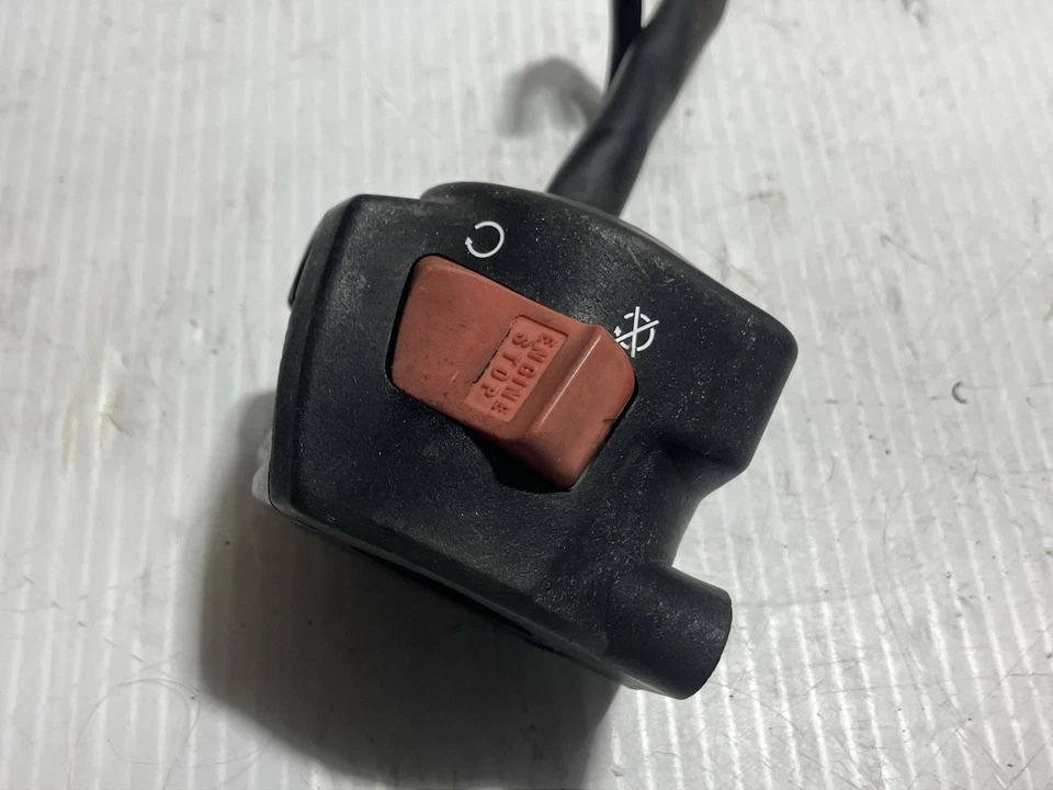 2001 Honda CBR600 F4i Switches, Right (Nub Still Good)(Oem) - Imagem 2 de 4
