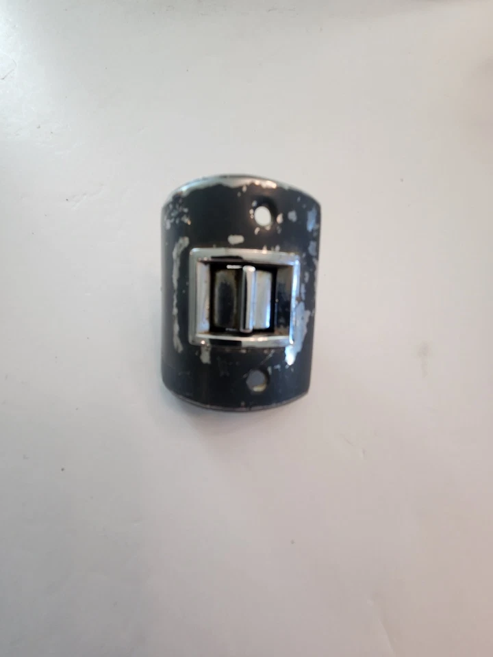 ORIGINAL 1957-1958 CADILLAC DEVILLE, SEVILLE, ELDORADO  RH POWER WINDOW SWITCH  - Imagem 3 de 4