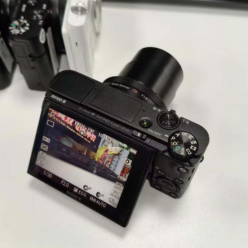 Sony Cyber-shot RX100 III DSC-RX100 M3 Optical zoom 2.9x Compact