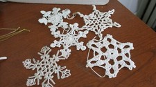 Lot of 5 CROCHET / LACE DOILY SNOWFLAKE Christmas Ornaments