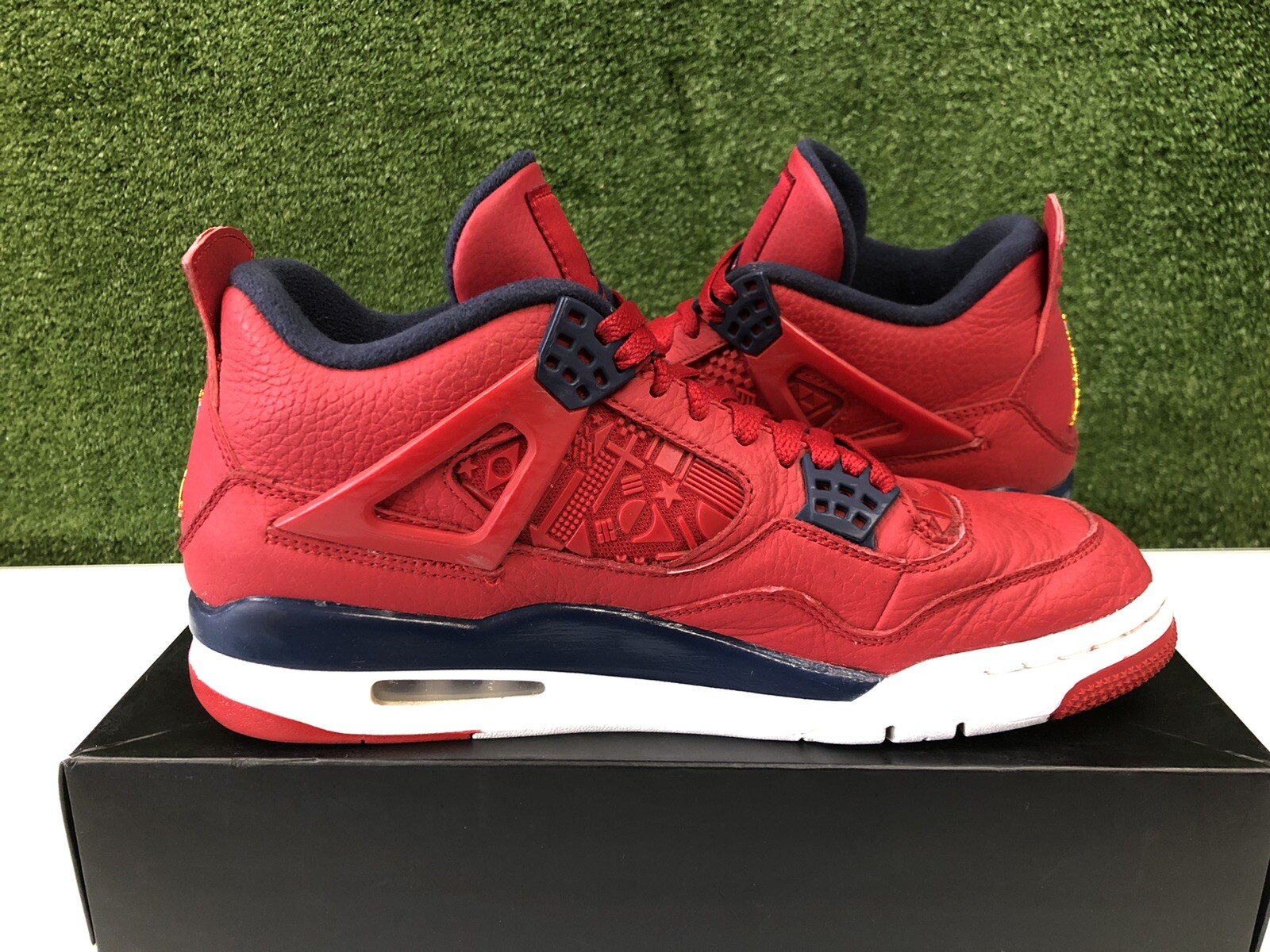 Size 10.5 - Jordan 4 Retro Red for sale 
