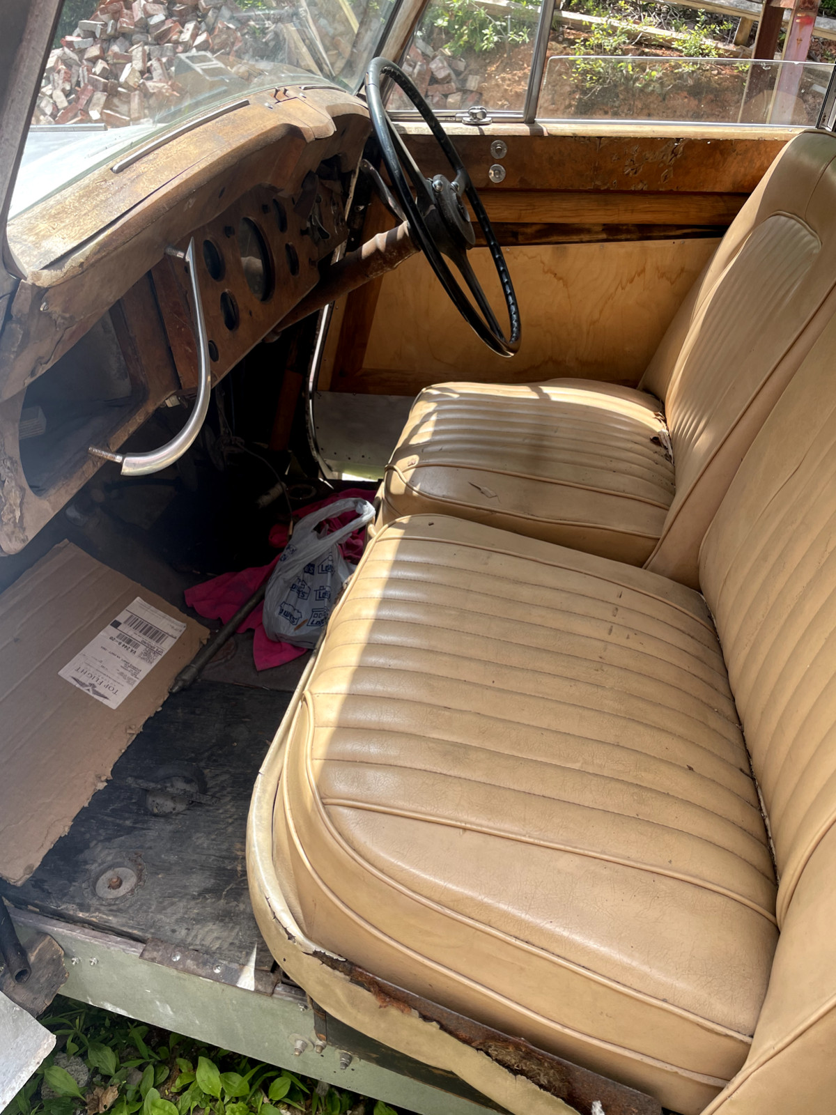 PARTING OUT ENTIRE ROLLS ROYCE LIMOUSINE, AIR FILTER. HUGE EPW BENTLEY INVENTORY
