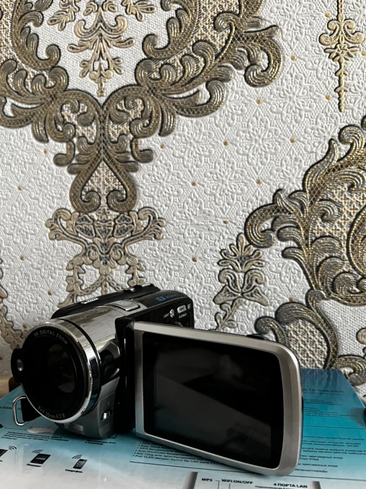 Видеокамера handycam sony 12,0 мегапикселя 8 ГБ - Изображение 2 из 4