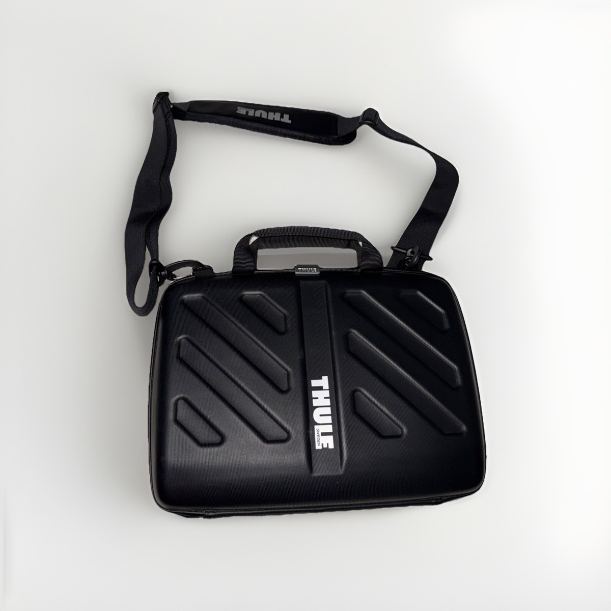 Thule Gauntlet 13