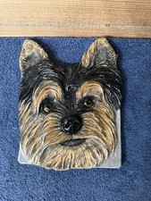 Azulejo de cerámica Yorkie hecho a mano 3D retrato de perro por Sondra Alexander Art.