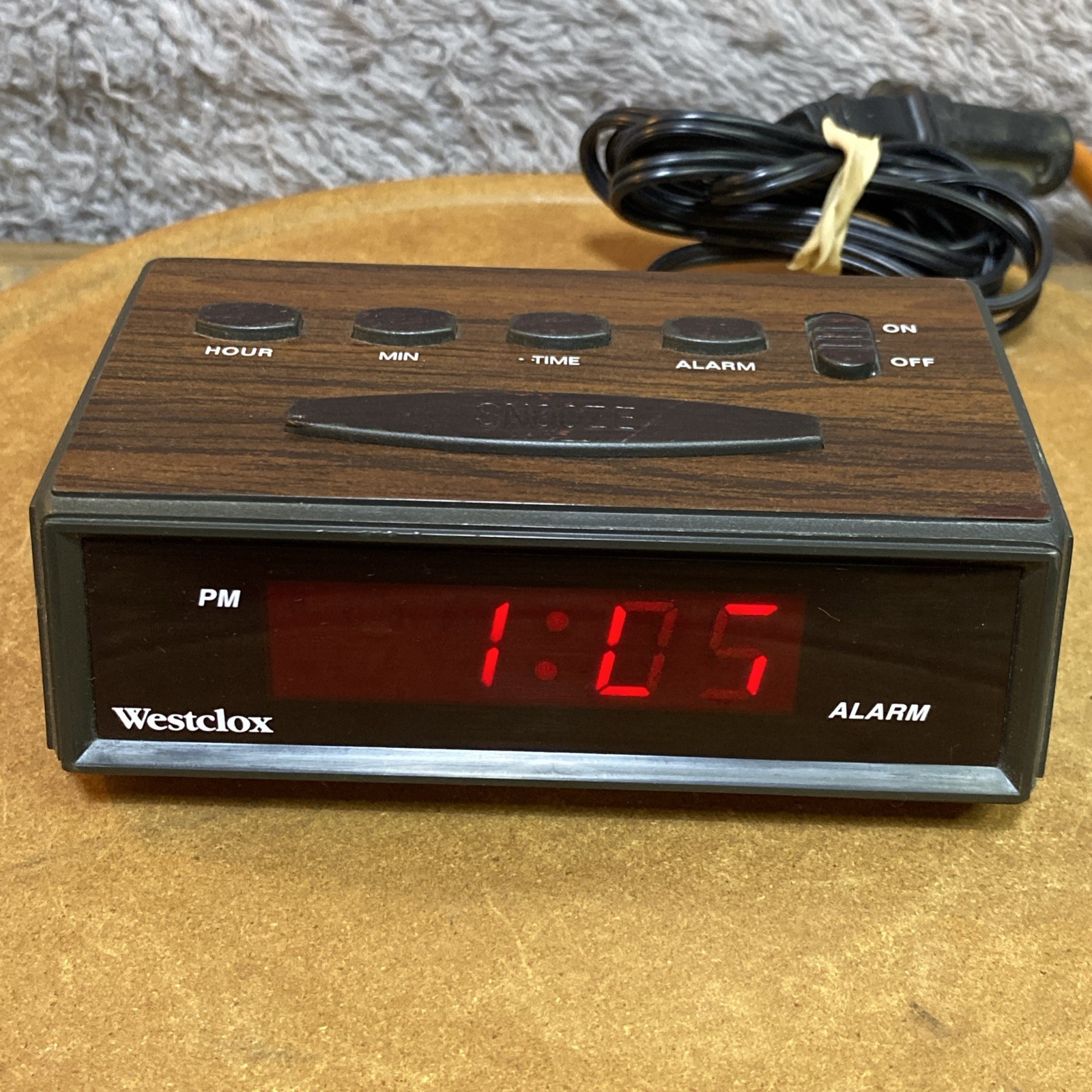 Vintage Westclox Digital Alarm Clock Wood Grain Model 110861 Tested Works