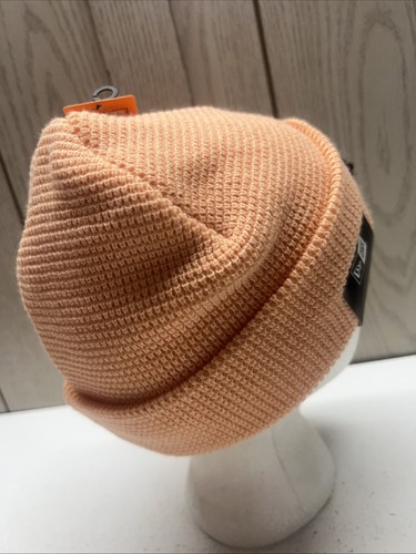 New Era McLaren F1 Official Woven Patch Short Cuff Beanie Hat Peach NWT - Picture 5 of 6