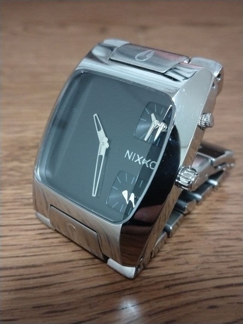 NIXON THE BANKS COUNT IT Quartz Black Dial Silver Watch Japan