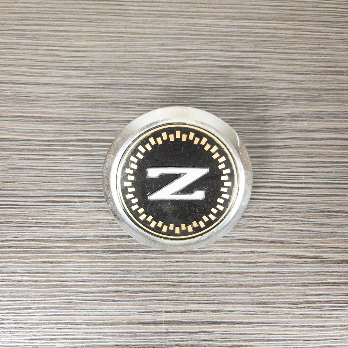 1984-1989 Nissan 300ZX Z31 FRONT BUMPER EMBLEM BADGE Z LOGO SIGN