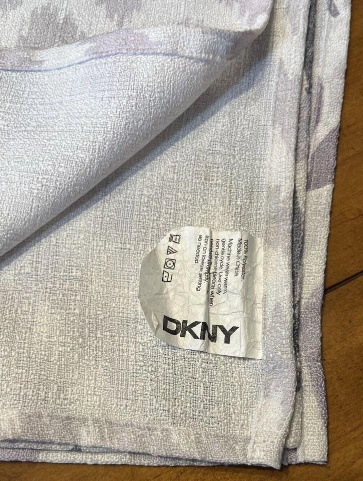 DKNY MATERIAL CORTINA DE DUCHA LAVANDA Y CREMA Foto 3 de 4