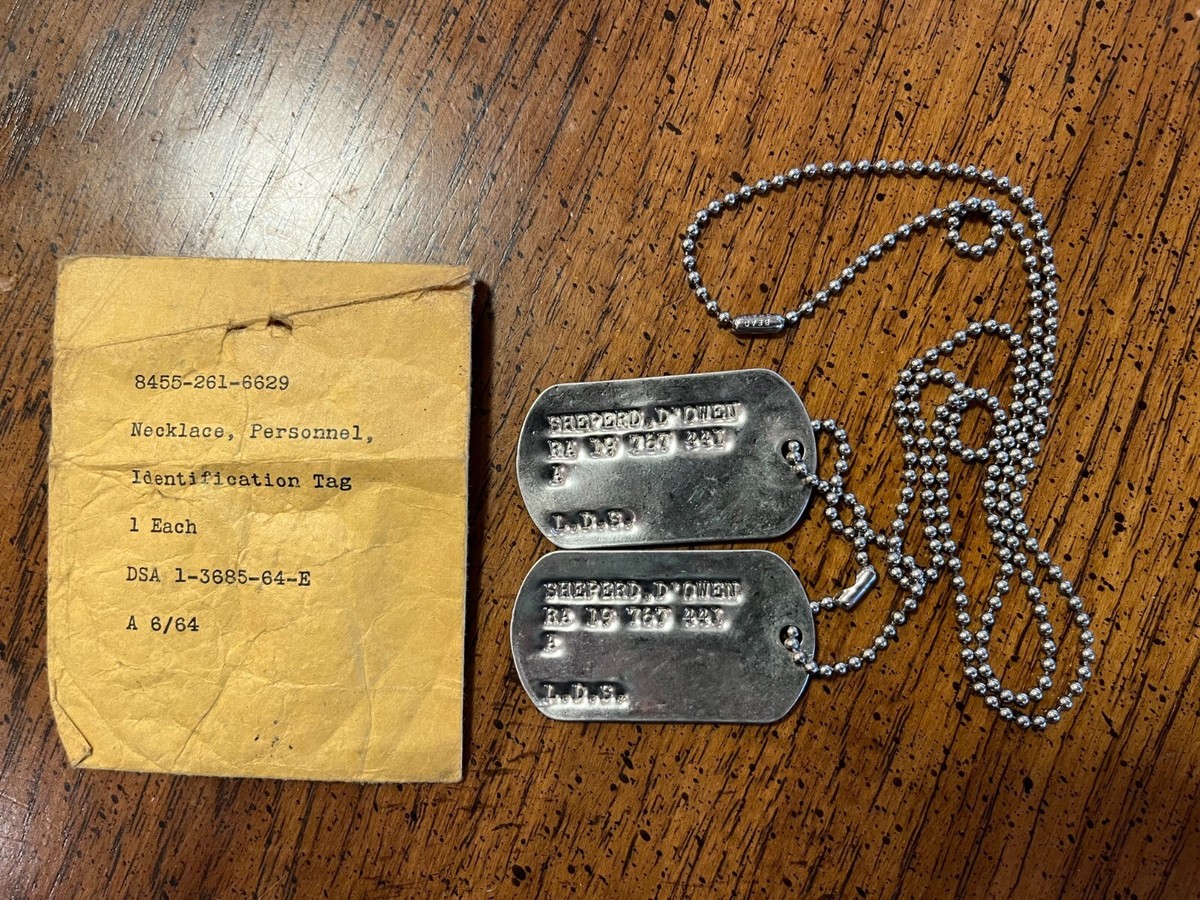 Pair of U.S. Military Dog Tags & envelope Vietnam era - Regular