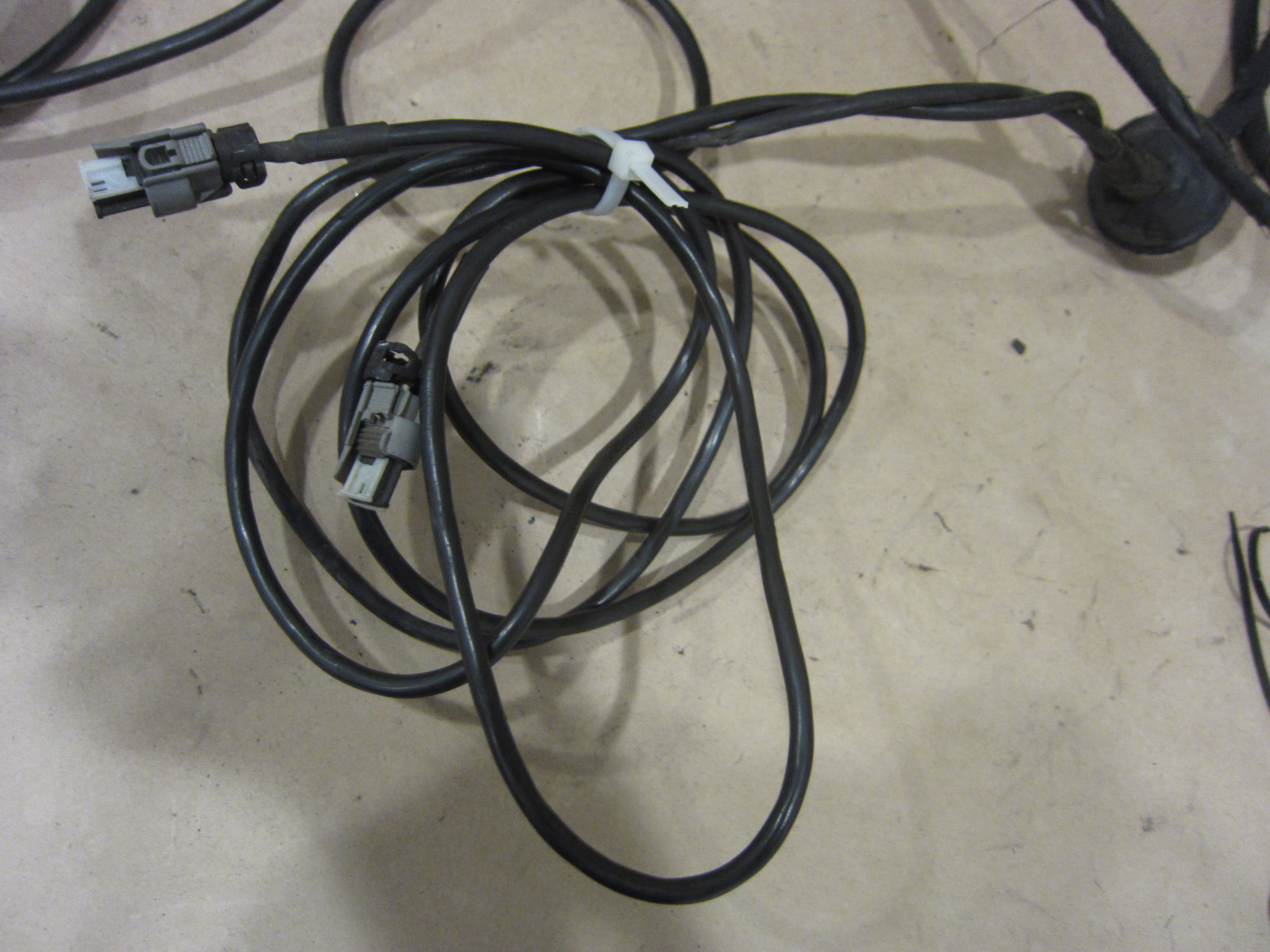 Ferrari 575M  - Tire Pressure Control Cables - P/N 185185