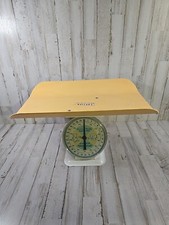 VINTAGE AMERICAN FAMILY NURSERY SCALE BABY SCALE 30 LBS With Baby Table Attached