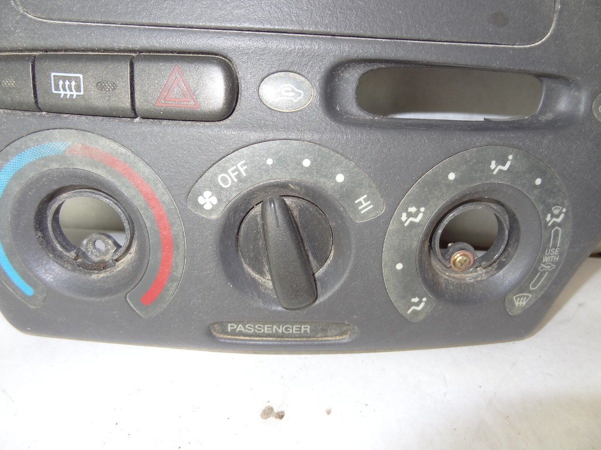 00 01 02 03 04 05 Toyota Echo Dash Air Vent AC Control Trim